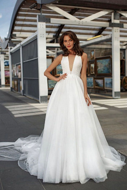 Свадебное платье с v образным вырезом купить или взять напрокат в Москве