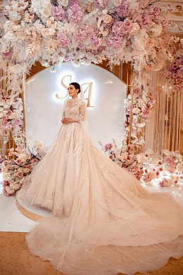Свадебное платье со шлейфом купить или взять напрокат в Москве